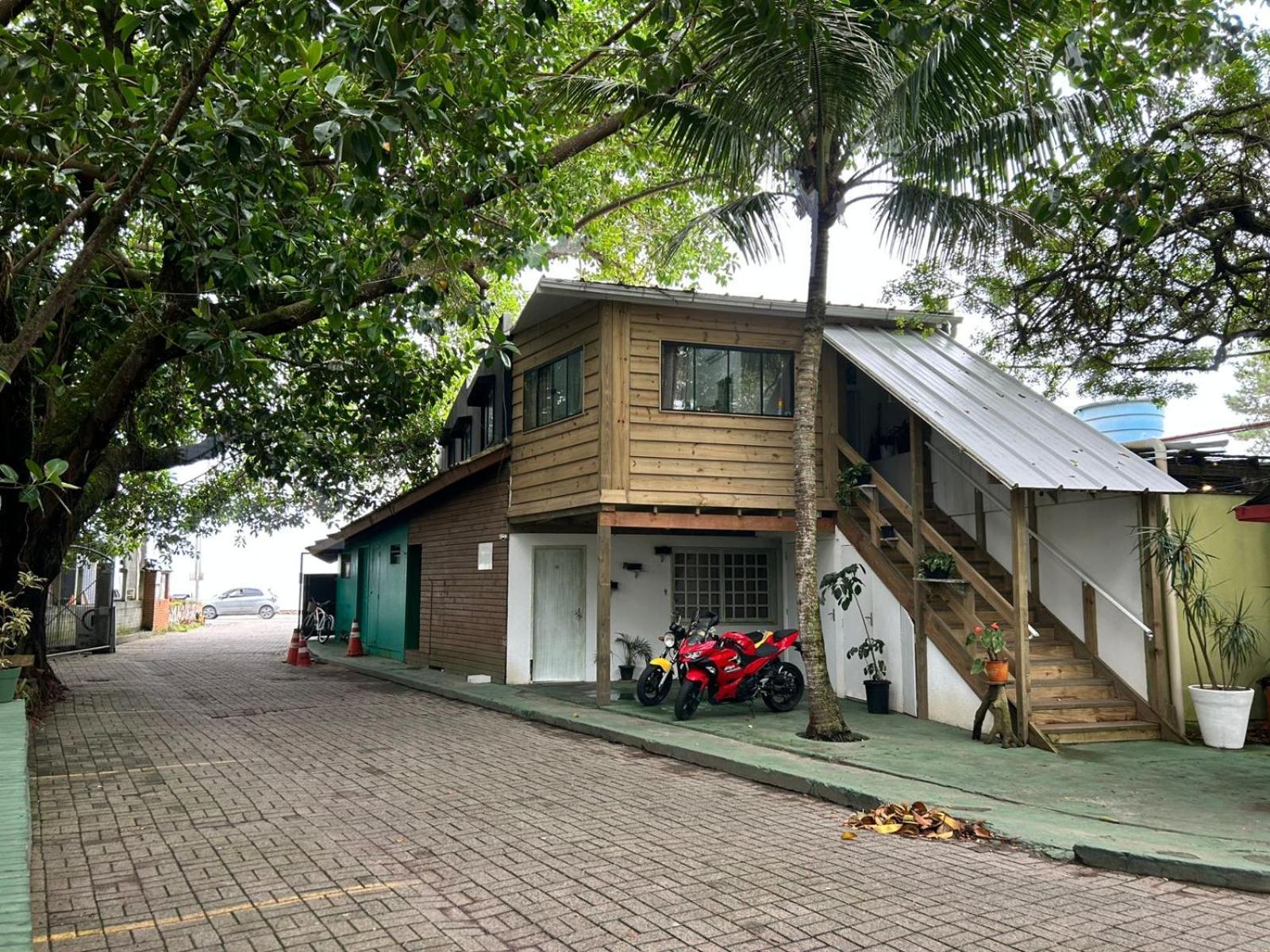 Quintal Floripa Estalagem